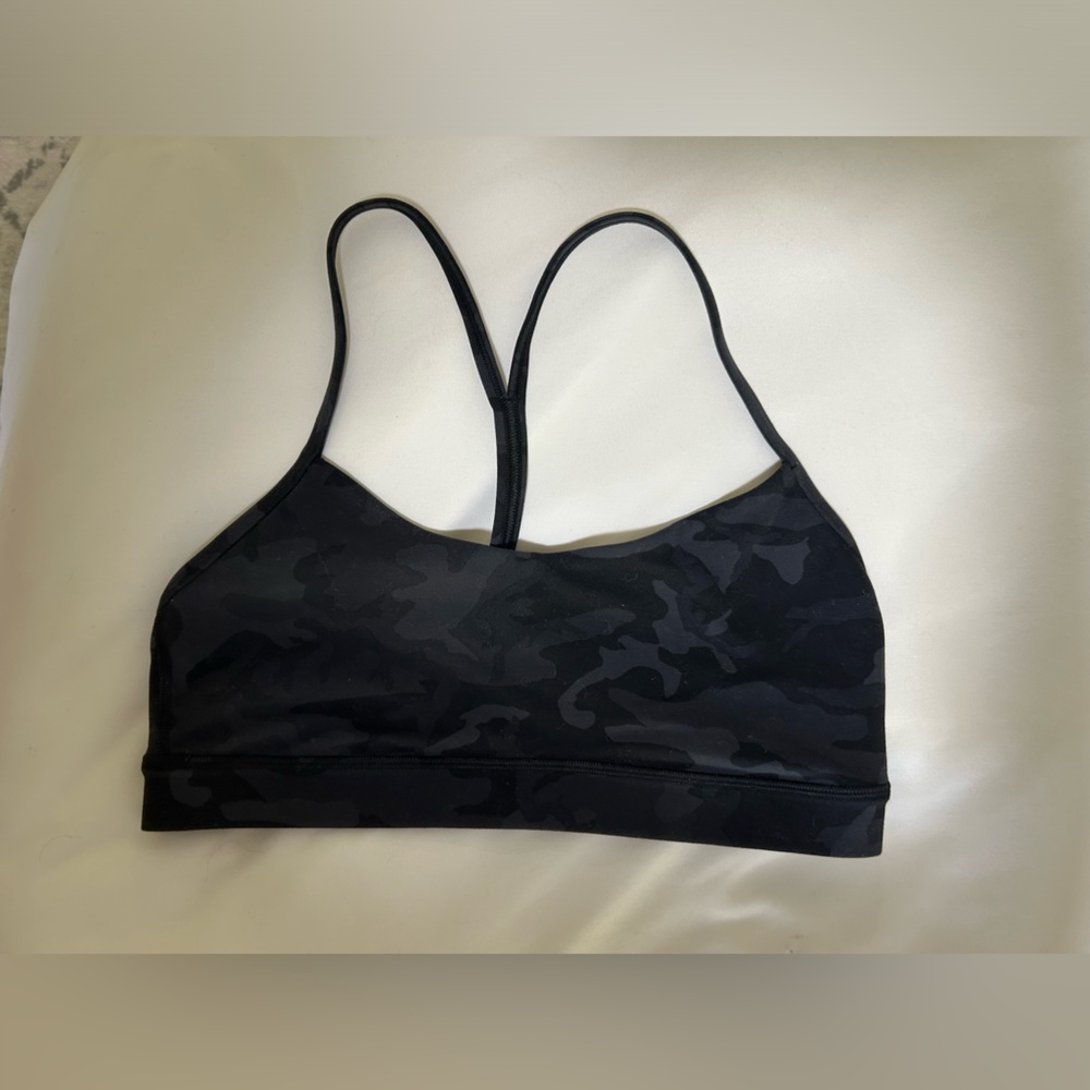 Lululemon Flow Y Bra (Size 8) black camo